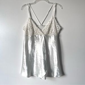 ｡o○♡⌒･*:.｡. .｡.:*･゜ﾟ･*☆

Vintage Silky Satin Pearl White Lace Slip Cami Dress